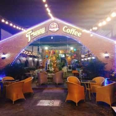 Không gian- Funny Coffee