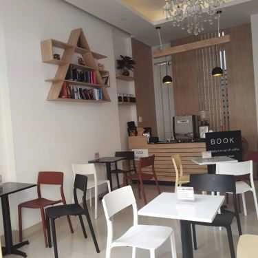 Không gian- Hoa Phượng Cafe