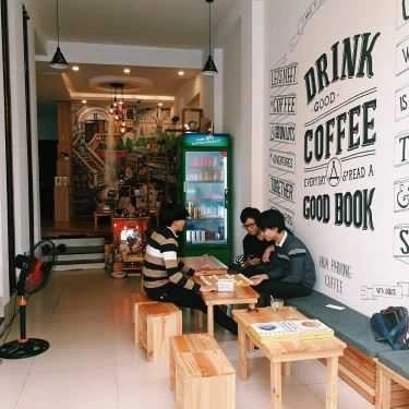 Không gian- Hoa Phượng Cafe