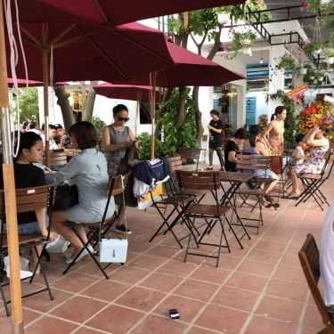 Không gian- Moon Lake Cafe