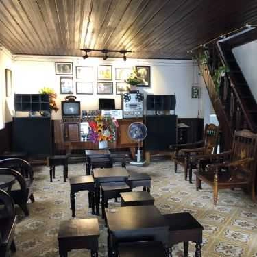 Không gian- Moon Lake Cafe