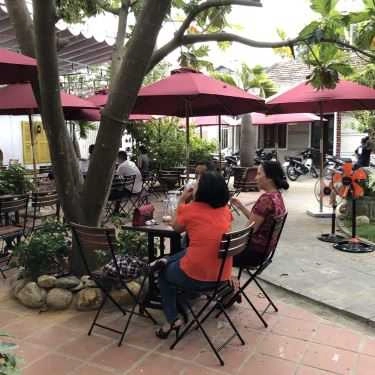 Không gian- Moon Lake Cafe