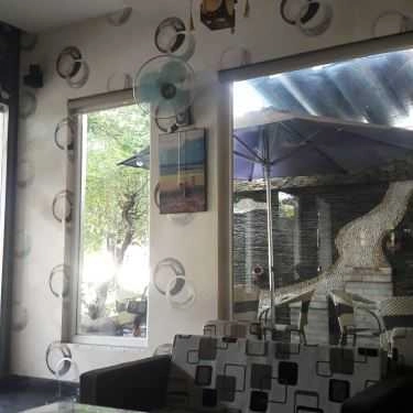 Không gian- Phương Trí Cafe