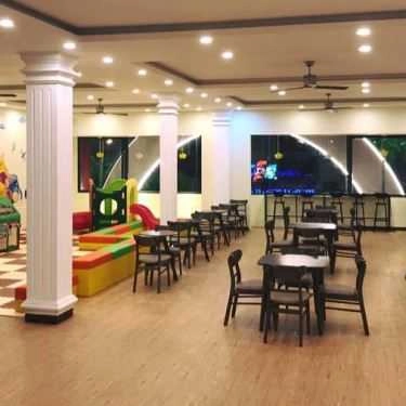 Không gian- Sunny Cafe