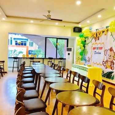 Không gian- Sunny Cafe