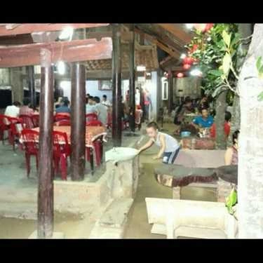 Không gian- Quán Ăn Gà Chỉ Vườn Chuối