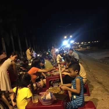 Không gian- Quán Ăn Bánh Tráng Cô Lượm - Bờ Kè Quảng Ngãi