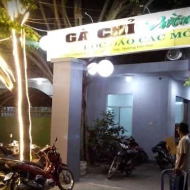 Không gian- Quán Ăn Gà Chỉ Vườn Xanh