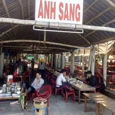 Không gian- Quán Ăn Quán Số 20 Anh Sang