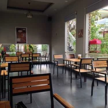 Không gian- Coffee House