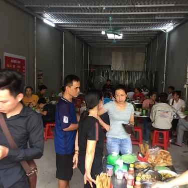 Không gian- Quán Ăn Bún Ốc Hiền Thục