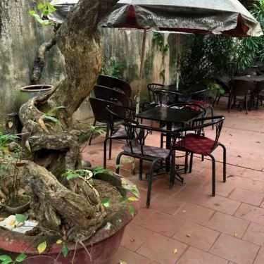 Không gian- Phong Cafe