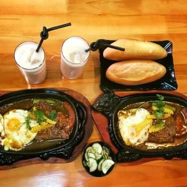 Món ăn- Quán Ăn Con Bò Đen - Bít Tết & Bánh Mì Sốt Vang