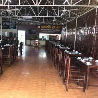 Không gian- Nhà Hàng Hưởng Quán - Vua Cá Hồi & Gà Đồi