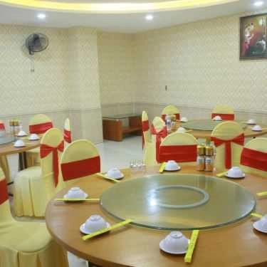 Không gian- Cỏ Xanh - Nhà Hàng Hải Sản