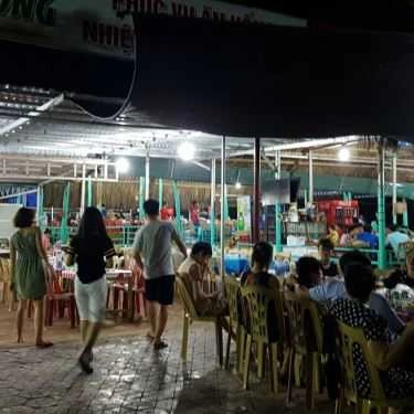 Không gian- Nhà Hàng Hải Sản Thắng Hương