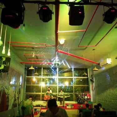 Không gian- Radio - Live Music Cafe