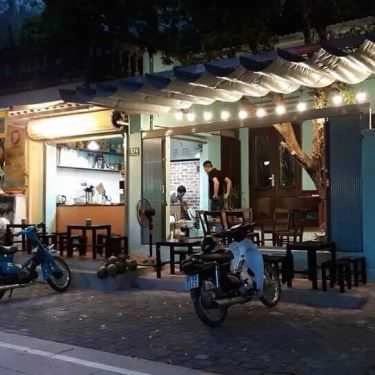Không gian- The Life Cafe