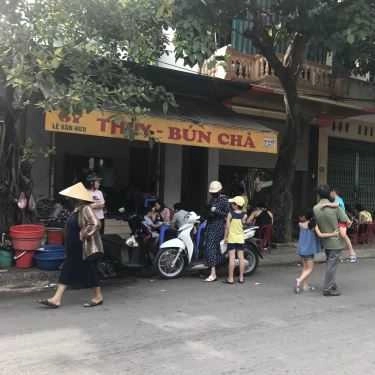 Không gian- Quán Ăn Thúy - Bún Chả