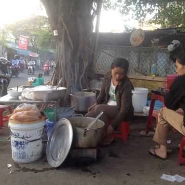 Không gian- Ăn vặt Bánh Canh & Nui - Trần Phú