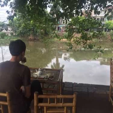 Không gian- Bên Sông Cafe