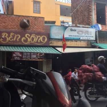 Không gian- Bên Sông Cafe