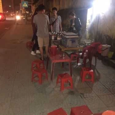 Không gian- Ăn vặt Chè Hẻm - Đinh Tiên Hoàng