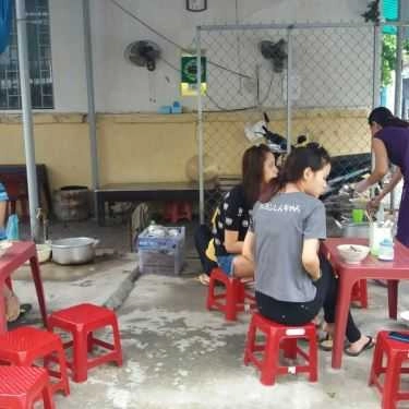 Không gian- Ăn vặt Cơm Hến Na
