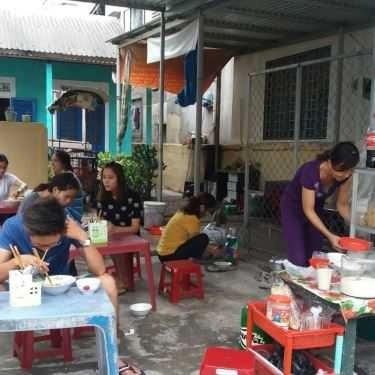 Không gian- Ăn vặt Cơm Hến Na