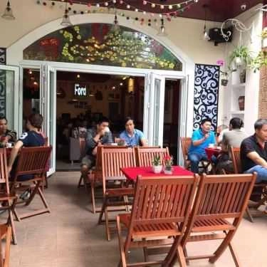 Không gian- Ford Cafe
