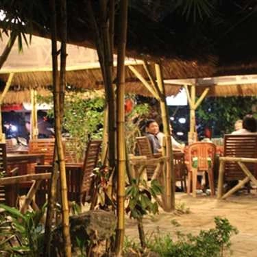 Không gian- Hoàng Trúc Cafe