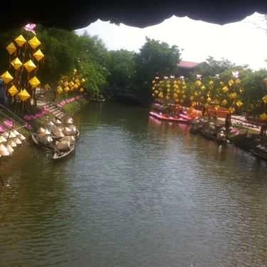 Không gian- Ăn vặt Khu Ẩm Thực Cầu Ngói Thanh Toàn