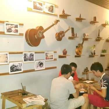 Không gian- Lê Cafe