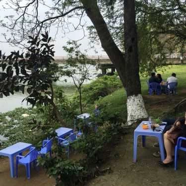 Không gian- Lộng Gió Cafe