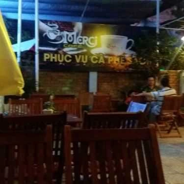 Không gian- Merci Cafe