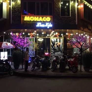 Không gian- Cafe Monaco Beer Club