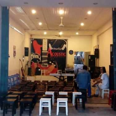 Không gian- Nắng Cafe