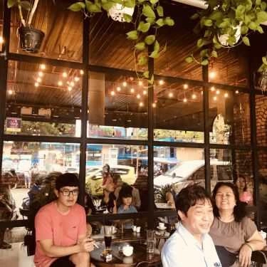 Không gian- Res Coffee House