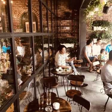 Không gian- Res Coffee House