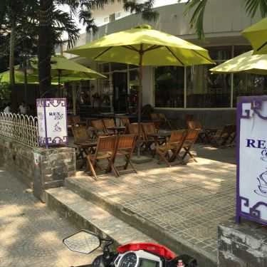 Không gian- Rex Coffee