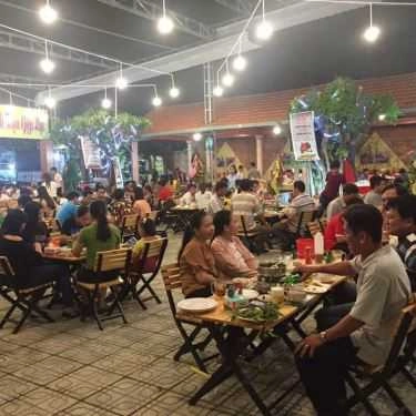 Không gian- Quán Ăn Ẩm Thực Lúa Vàng