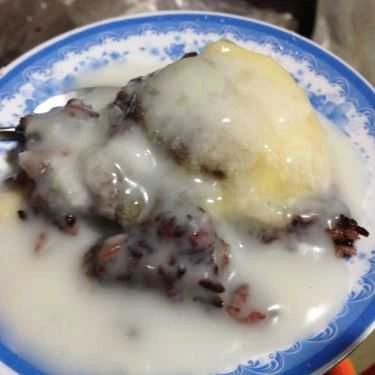 Món ăn- Ăn vặt Bánh Ít Trần & Xôi Nếp Than - Chợ Mỹ Tho