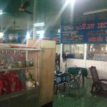 Không gian- Quán Ăn Cơm Tân Ký