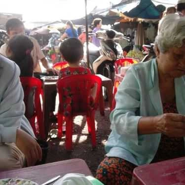Không gian- Quán Ăn Cơm Tấm