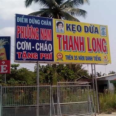 Không gian- Quán Ăn Gà Ta Phương Nam