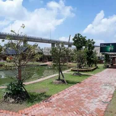 Không gian- Nhà Hàng Hải Sản Cầu Nổi