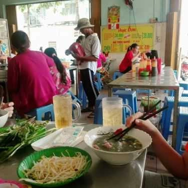Không gian- Quán Ăn Phở Quốc Tế