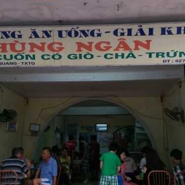 Không gian- Quán Ăn Bánh Cuốn Phùng Ngân