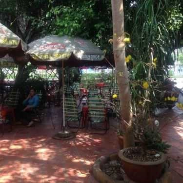 Không gian- Hợp Phố Cafe