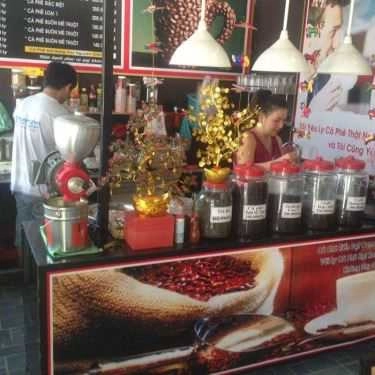 Không gian- Sáu Du Cafe